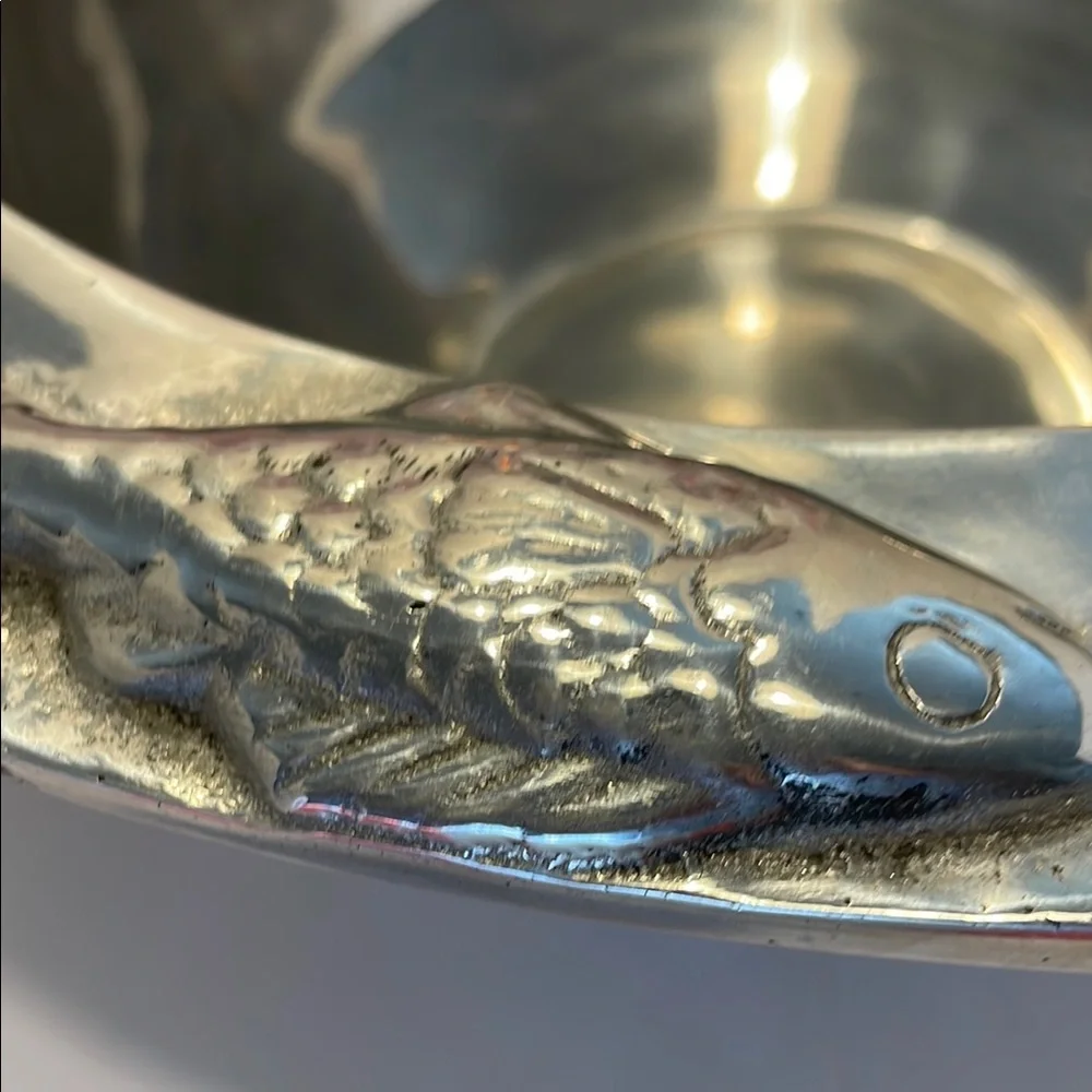 Silver Fish Motif Cookware Bowl - Picture 9 of 17